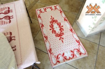 tappeto pistoccu semipieno con rombetti erose a bordo